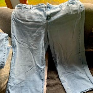 High rise, cropped, wide leg jeans 20W